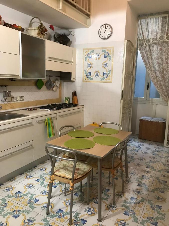 Апартаменты Residenze Pessina Неаполь Экстерьер фото