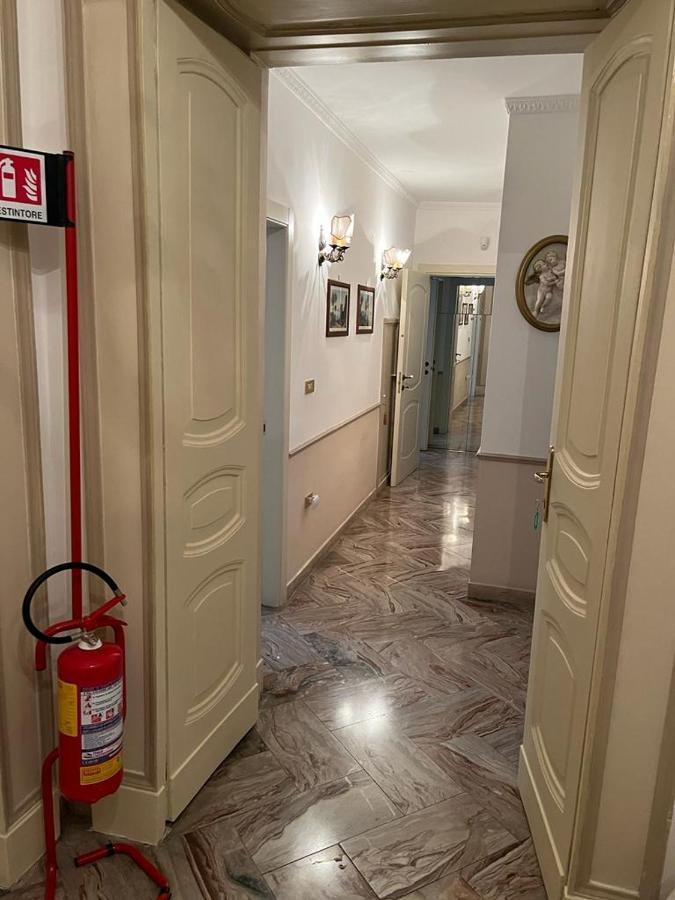 Апартаменты Residenze Pessina Неаполь Экстерьер фото